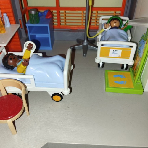 Playmobil large pediatric clinic with ambulance and rescue helicopter like new