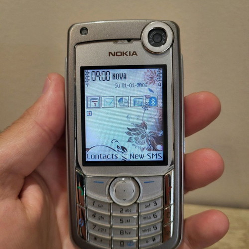 Nokia 6680 without back cover in very good condition with battery