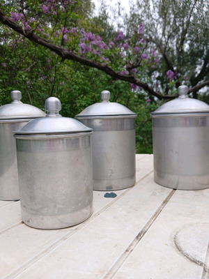 Aluminum storage containers like new, set of 5 pieces