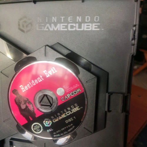 Resident Evil 1 Nintendo GameCube like new with manual