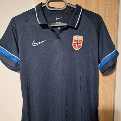 Norway football shirt women's size L like new