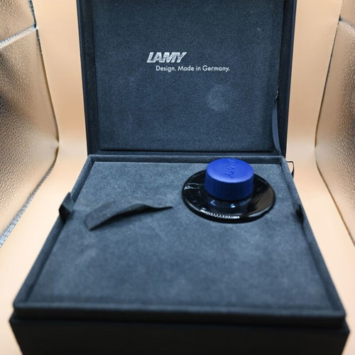 Lamy collector's box for Lamy 2000 with blue ink used