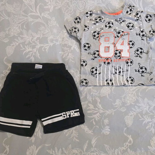Sprint baby boy clothing set 12 months like new