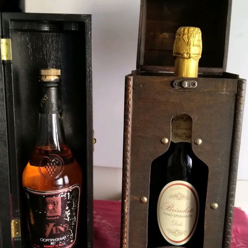 Bottle holders like new, pack of 2 wooden