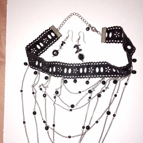 Gothic choker with earrings like new, black and silver