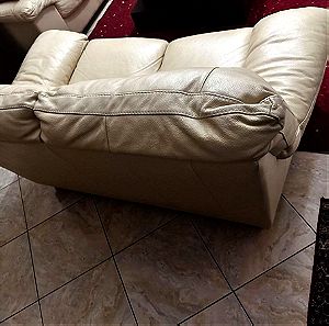 Πωλείται σαλόνι με διθέσιο και τριθέσιο καναπέ από 100% γνήσιο δέρμα