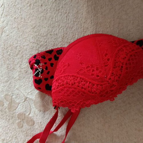 Red lace bra used, small cup 75b