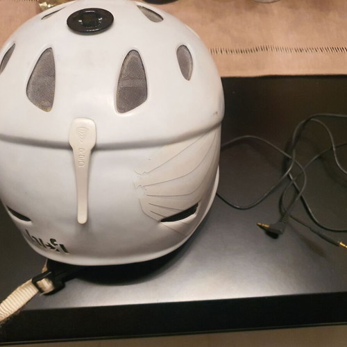 Red-Burton Hi-fi snowboard-ski helmet used, size XL with headphones