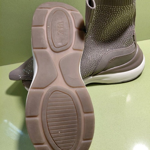 Zara boots with rhinestones size 39 like new