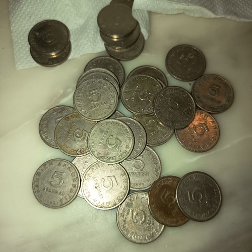 Δραχμές σαν καινούργιες, 82 τεμάχια 5 δραχμών με Αριστοτέλη, συν 30 συλλεκτικές