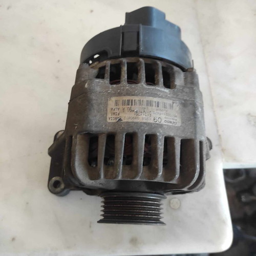 Dynamo for Fiat Punto '99-'03 used in excellent condition