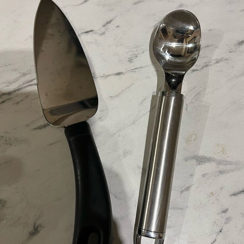 Professional set ice cream scoop and cake cutter like new