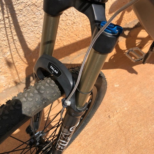 Mountain bike used, disc brakes, black