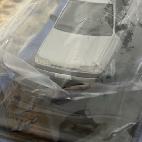 Unforgettable Cars Magazine with 1992 Nissan Sunny Silver 1:43 Scale like new