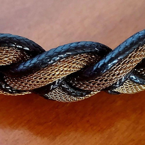 Braided necklace like new, black and gold tone metal