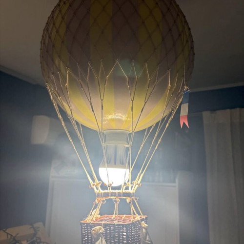Hot air balloon lamp like new, children's lighting