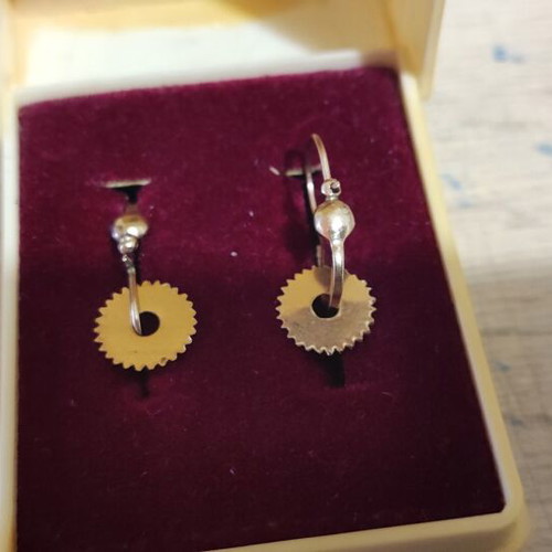 Gold earrings 9K new, length 2.2cm