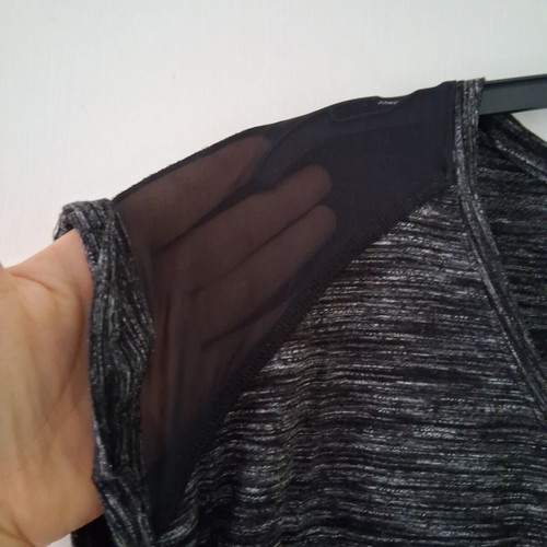 Short-sleeve t-shirt like new, size L, black and white