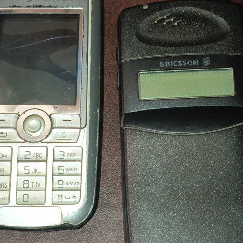 Ericsson mobile phones used, pack of 5 with charger, dual SIM