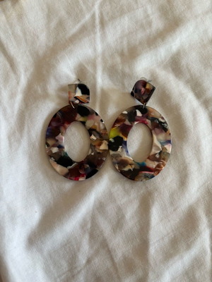 Dangling earrings like new