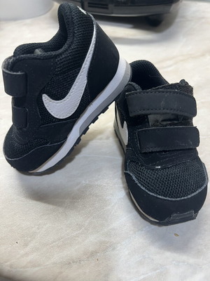 Nike athletic shoes like new, size 19.5, black