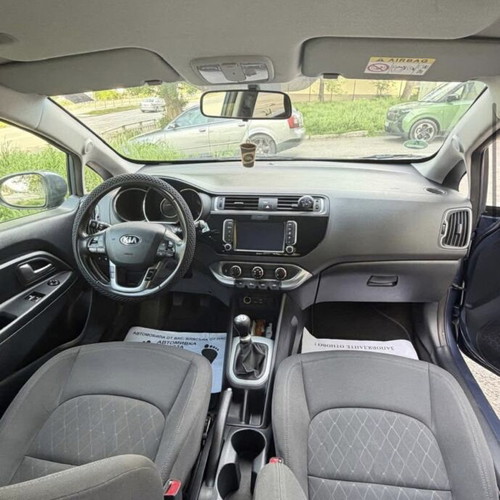 Kia Rio 1.4 petrol sedan 2015 manual like new