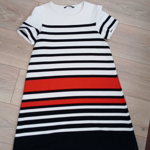 Stradivarius dress size S 36 like new, black and red