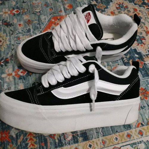 Vans Knu Skool sneakers like new, size 40, black and white