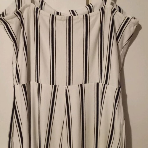 Women's cropped jumpsuit like new, black and white, size M