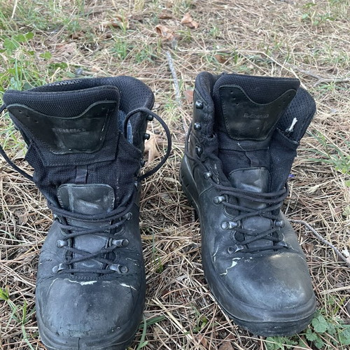 Lowa mid boots with Vibram sole like new, size 45, black