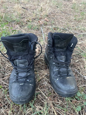 Lowa mid boots with Vibram sole like new, size 45, black