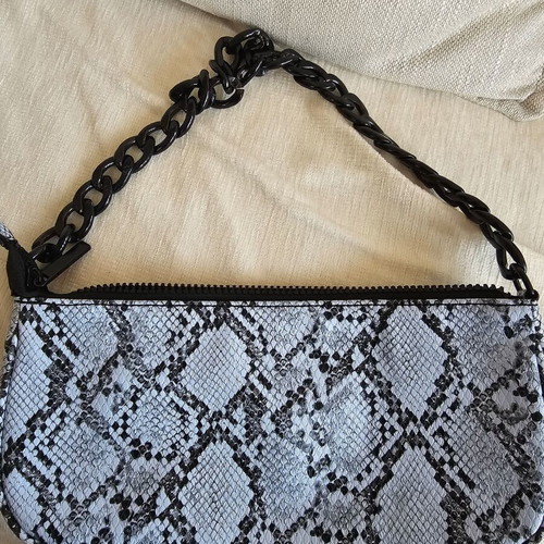 Kendall and Kylie shoulder leather bag croco style like new