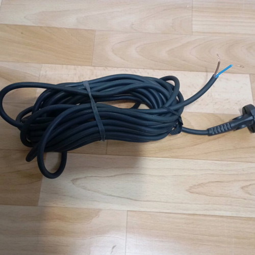 Electric wire 7 meters with plug used, 2000 watt load capacity
