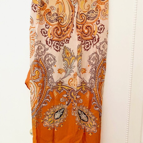 Guess silk skirt new, size L 40 12