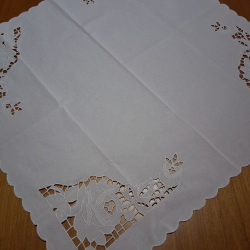 Cotton square with machine embroidery, 70x70 cm