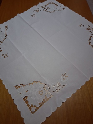 Cotton square with machine embroidery, 70x70 cm