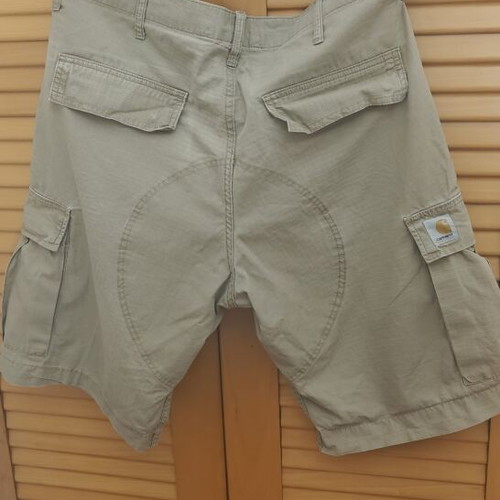 Carhartt WIP Cargo Shorts size 34 like new, beige