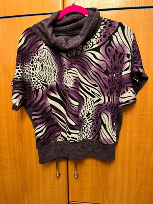 Multicolored purple blouse like new, size L