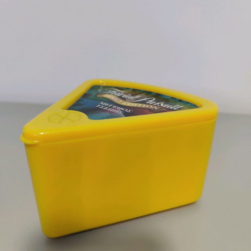 Trivial Pursuit Family Edition pocket size like new