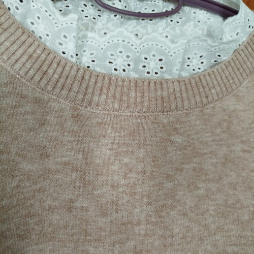 Women's pink pullover like new with lace cuffs and buttons, size L