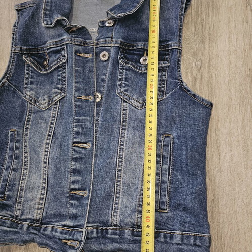 Women's denim vest small like new