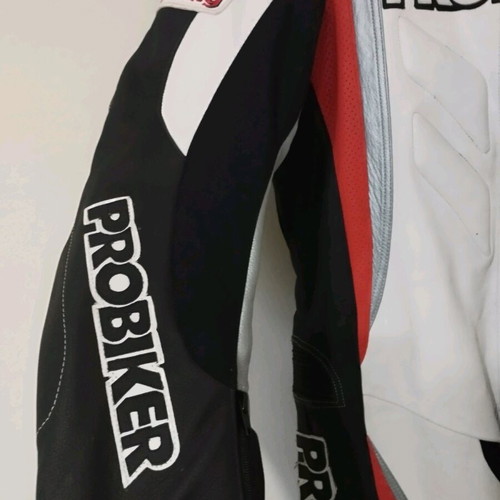 Probiker motorcycle suit new leather size Large for track or road