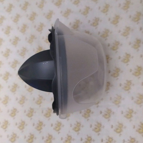 Lemon squeezer like new, 12 cm diameter