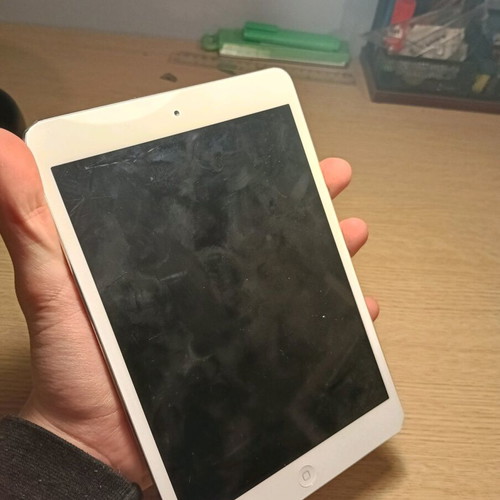 Ipad mini 2 (2nd gen) used for parts with broken battery