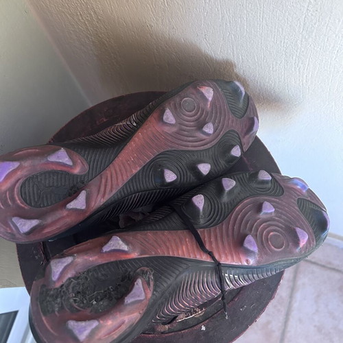 Puma Future 8pro football boots, black and purple, size 42.5