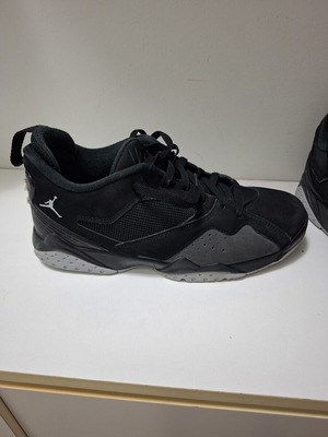 Nike Air Jordan MVP 92 sneakers like new, size 44, black and grey