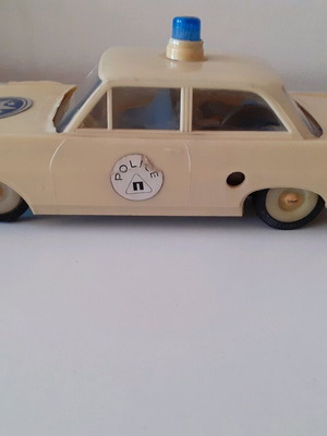 Police car used (Priftis)