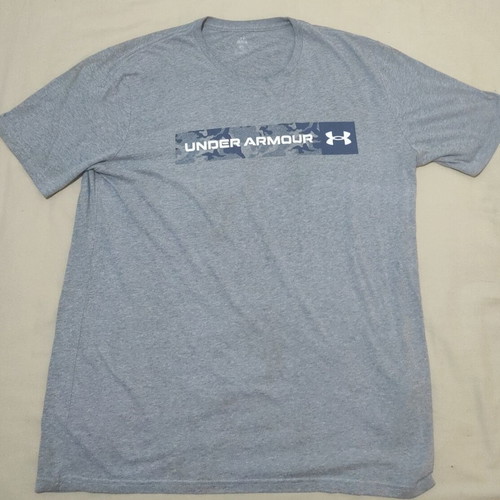 Under Armour men's short sleeve shirt like new, size Large, gray