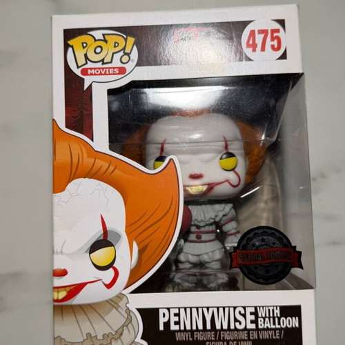 Funko Pop! Movies Pennywise With Balloon #475 new