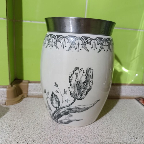 Food storage jar like new with metal lid 20cm NAVA
